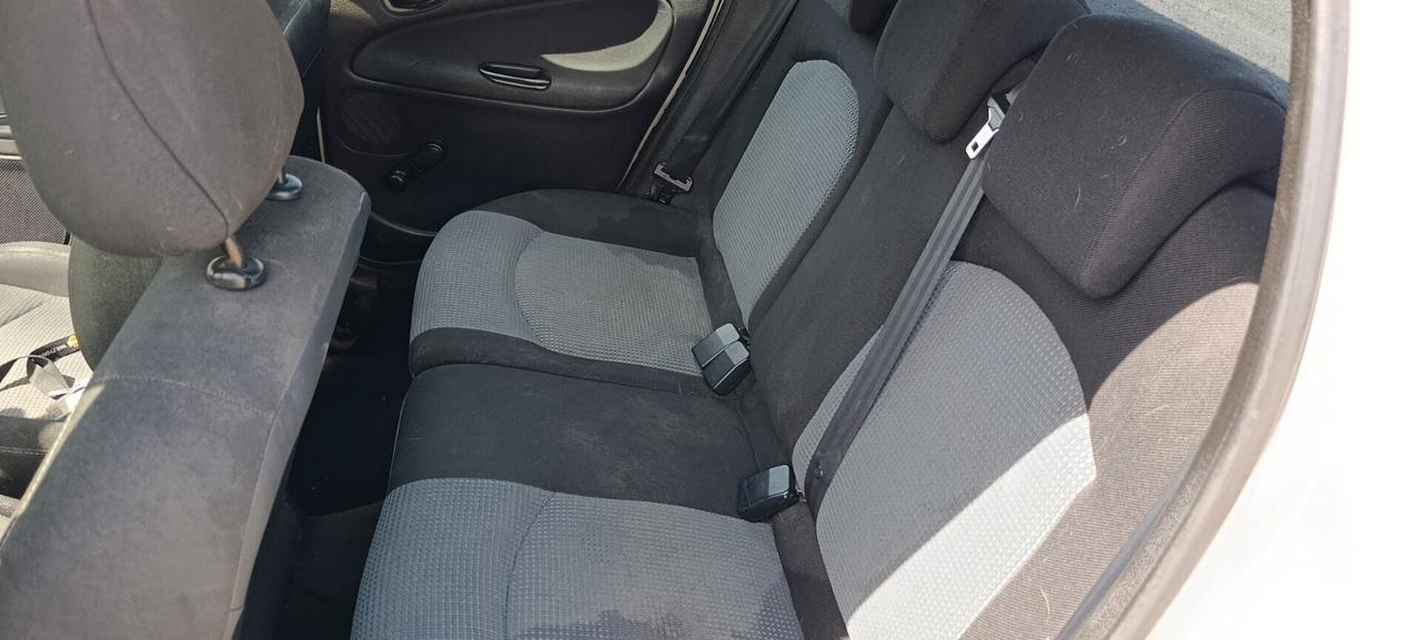 Peugeot 206 1.1 5p. XT