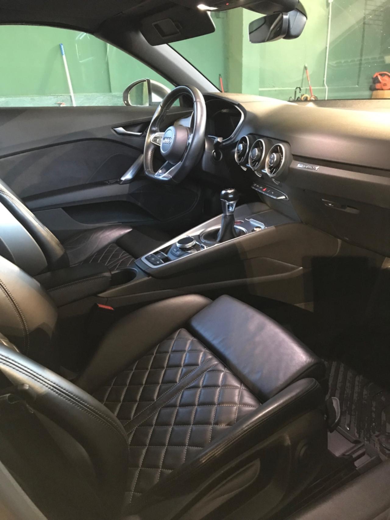 Audi TT TTS Roadster 2.0 TFSI 310 CV quattro