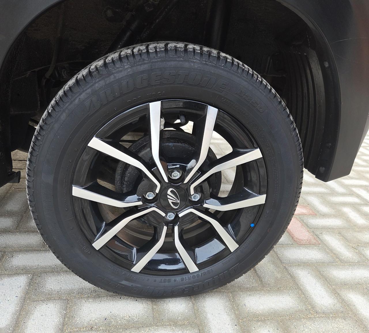 Mahindra KUV100 1.2 VVT K8 87cv