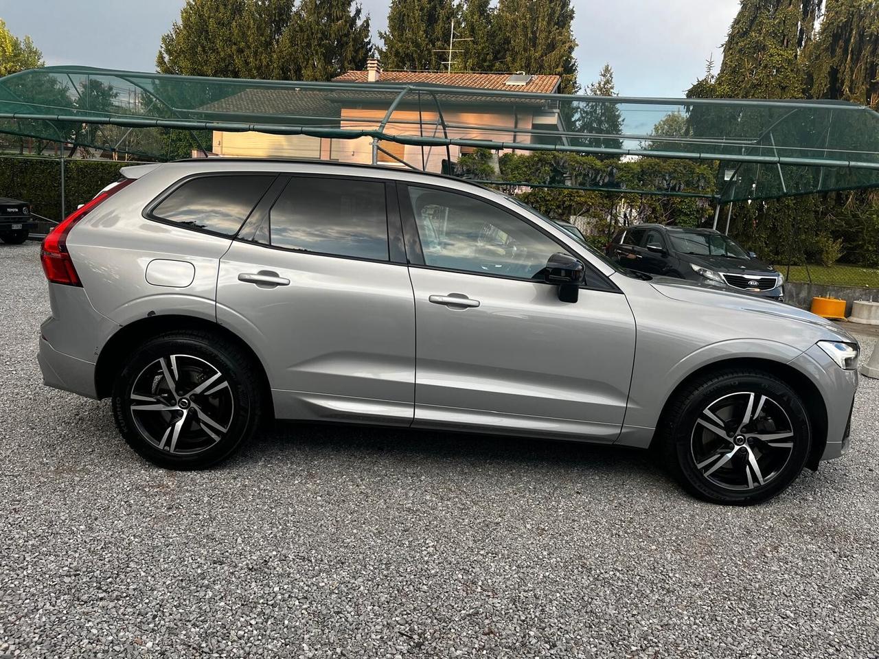 Volvo XC 60 XC60 B4 (d) AWD Geartronic R-design