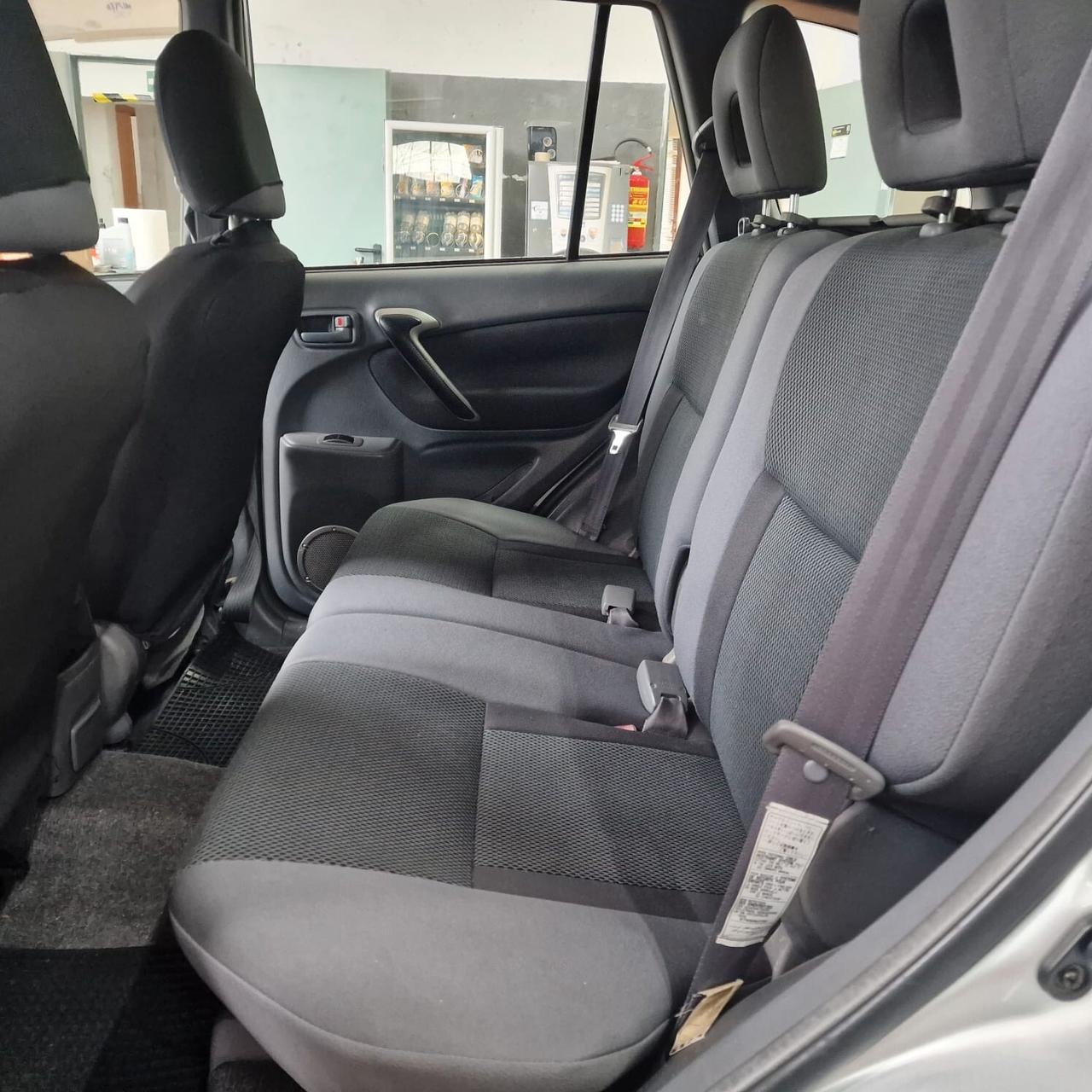 Toyota RAV 4 RAV4 2.0 Tdi D-4D cat 5 porte Sol 4x4