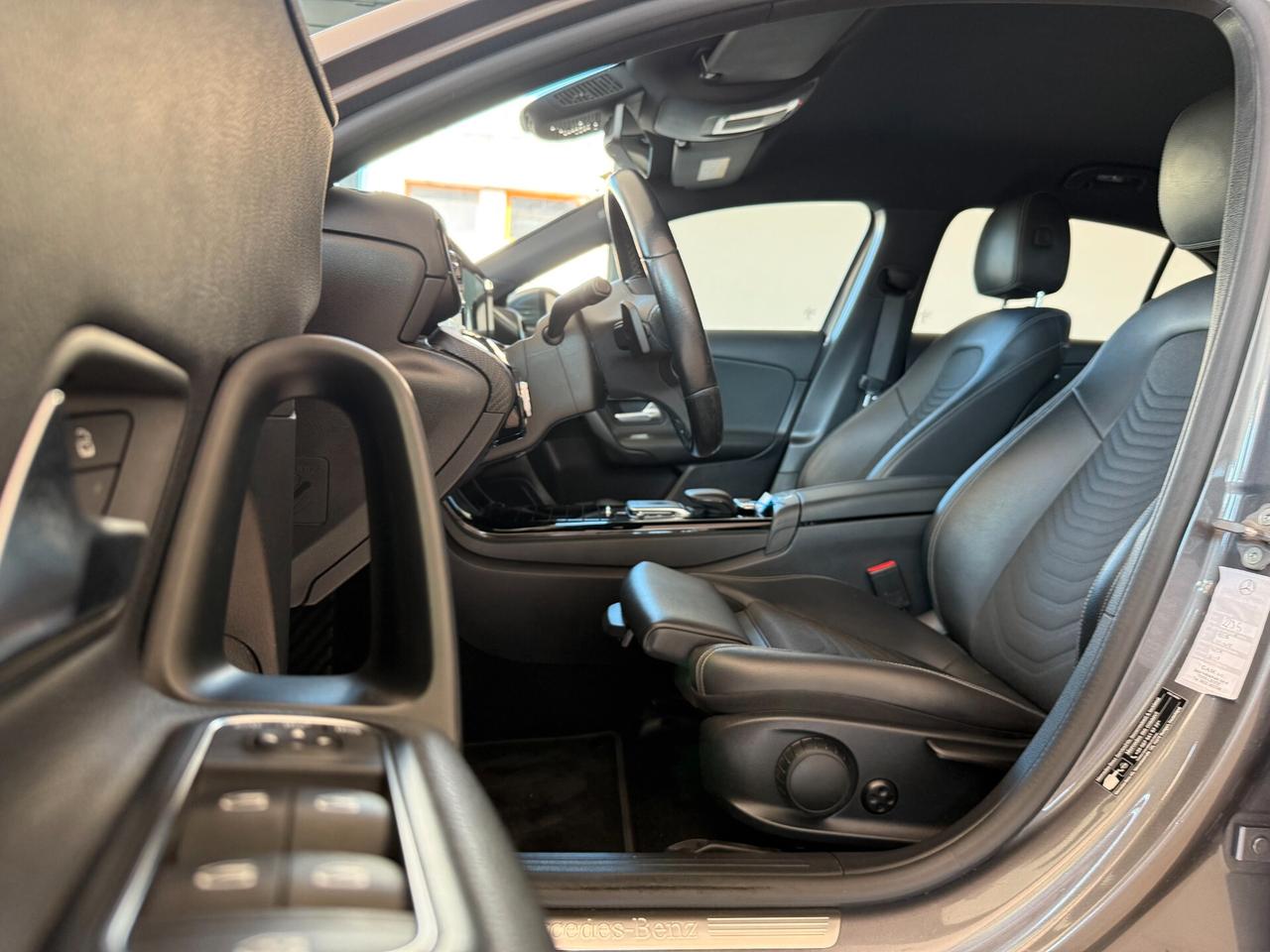 Mercedes-benz A 180 d Automatic Business Extra Pelle CarPlay FullLed Navi RetroCam