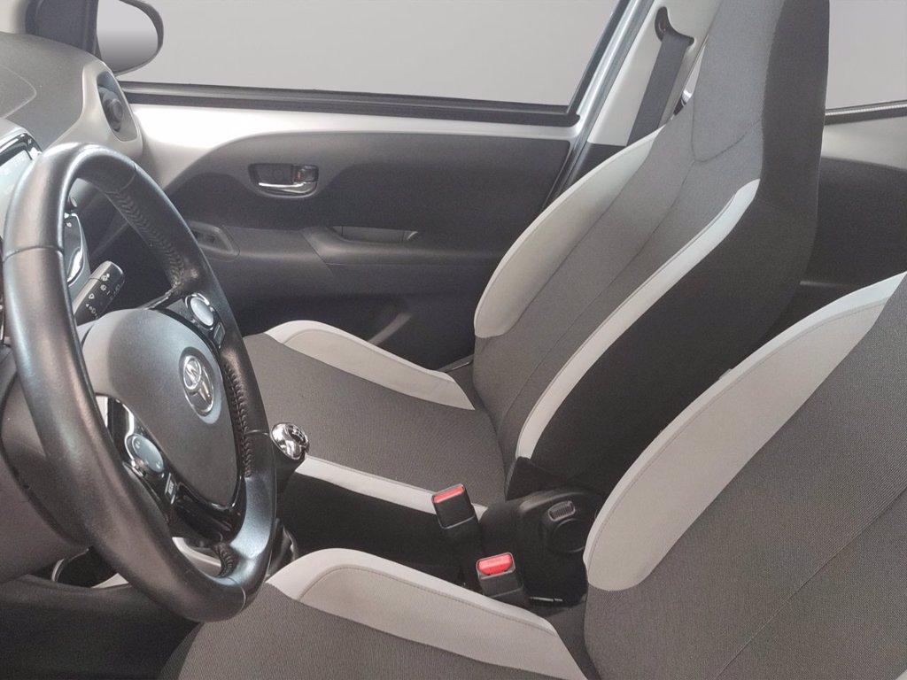 TOYOTA Aygo 5p 1.0 x-play my15 del 2017