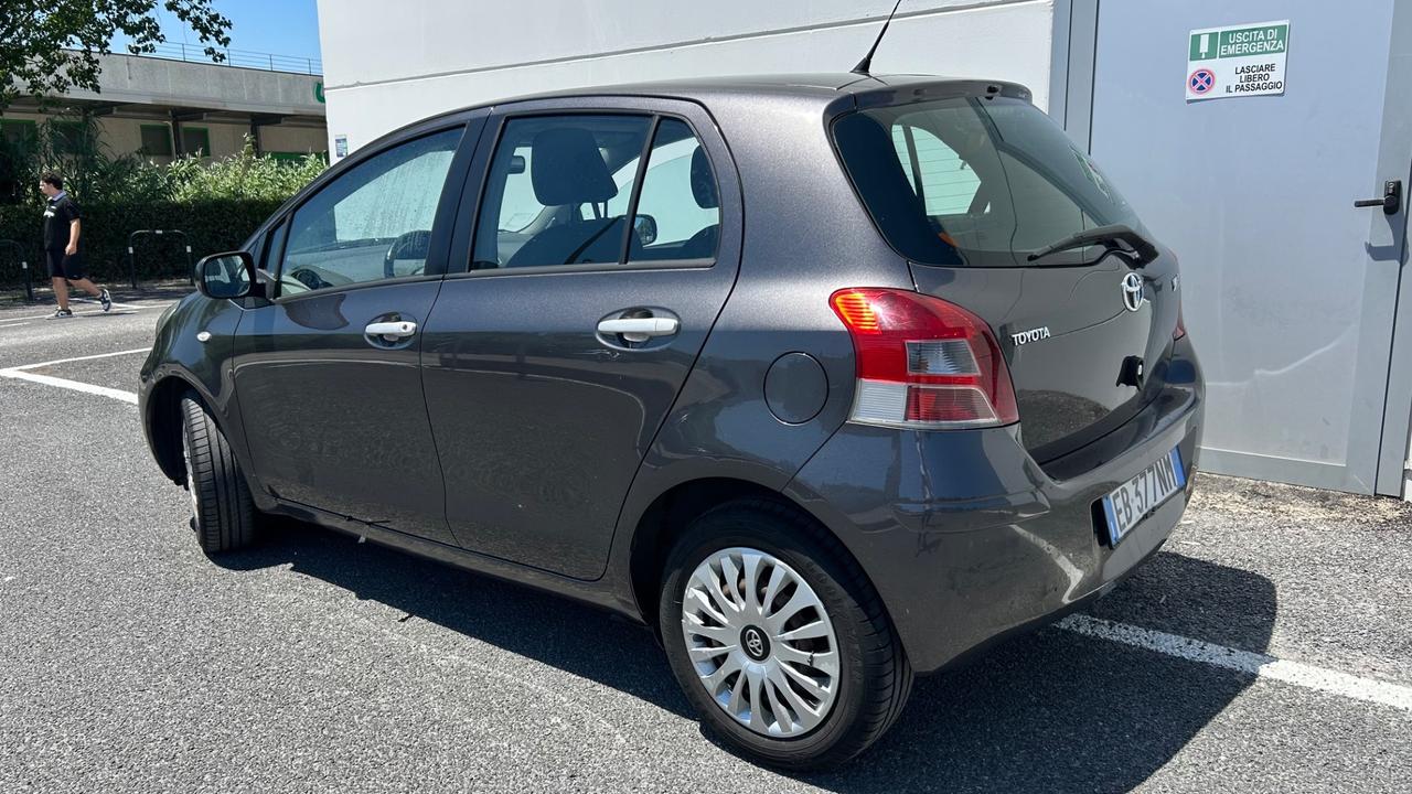 TOYOTA YARIS 1.0 5 P sol.