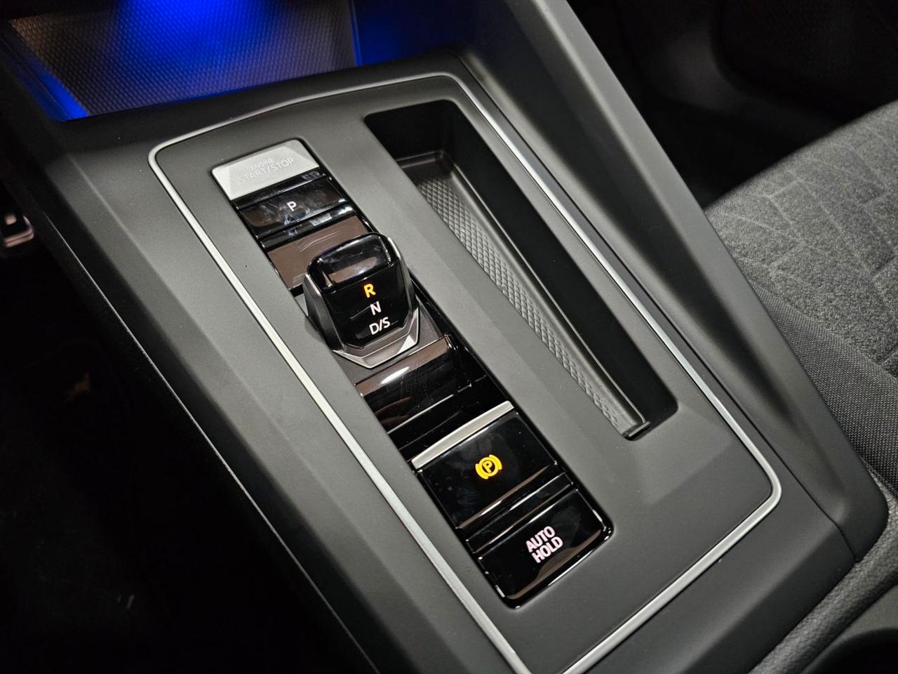 Volkswagen Golf ETSI MOVE LIFE C.16 Tetto Led Matrix Clima3Zone