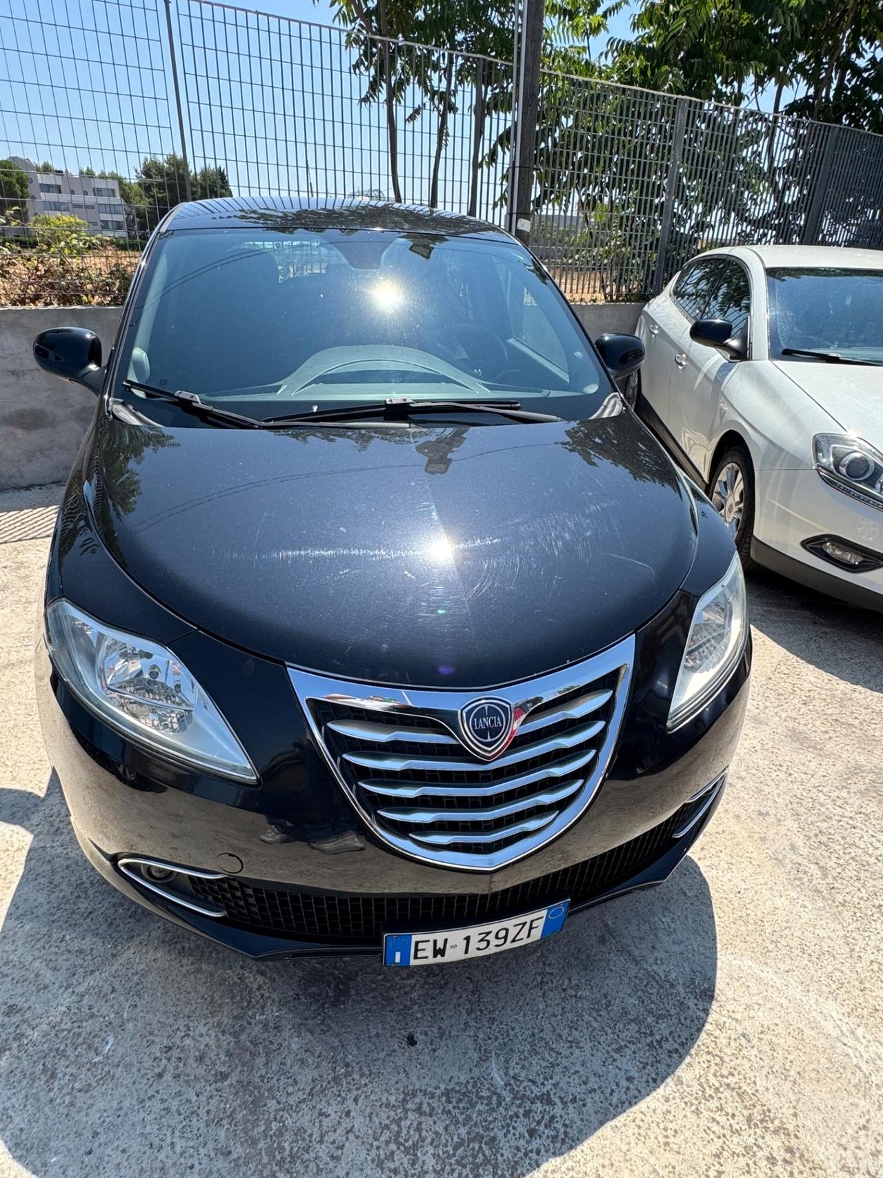 Lancia Ypsilon 0.9 TwinAir 85 CV 5 porte Metano Ecochic Gold