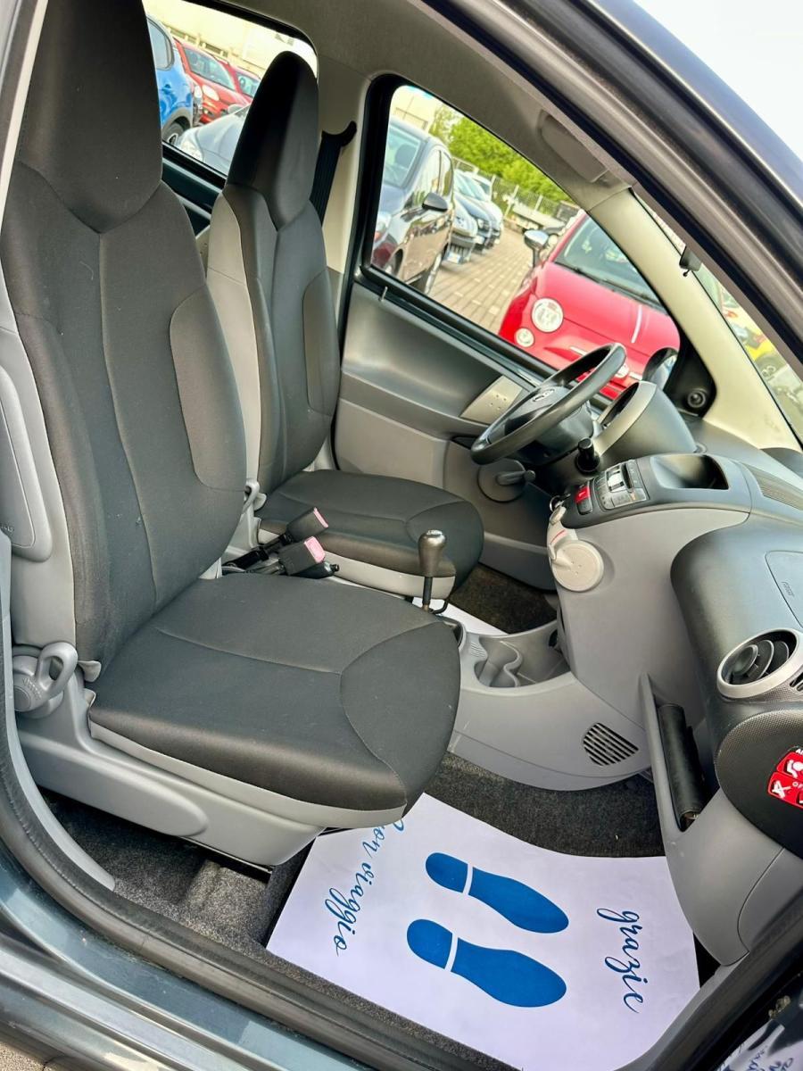 TOYOTA - Aygo - 12V VVT-i 5 porte Now