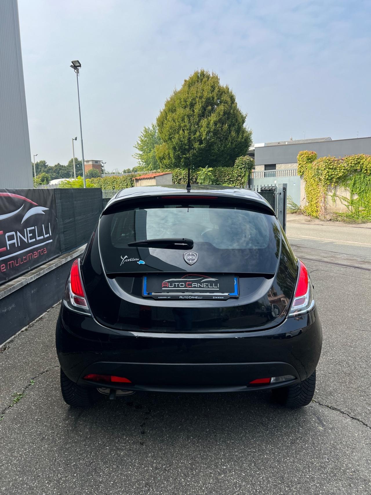Lancia Ypsilon 1.2 69 CV 5 porte GPL Ecochic Elefantino blu