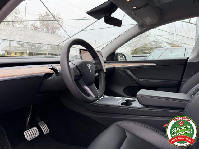 TESLA Model Y Performance AWD IN ARRRIVO