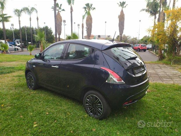 LANCIA Ypsilon hybrid