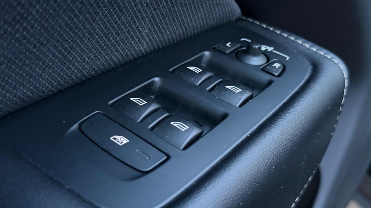 VOLVO XC60 R-DESIGN 197 CV - VIRTUAL COCKPIT, PELLE, FULL LED