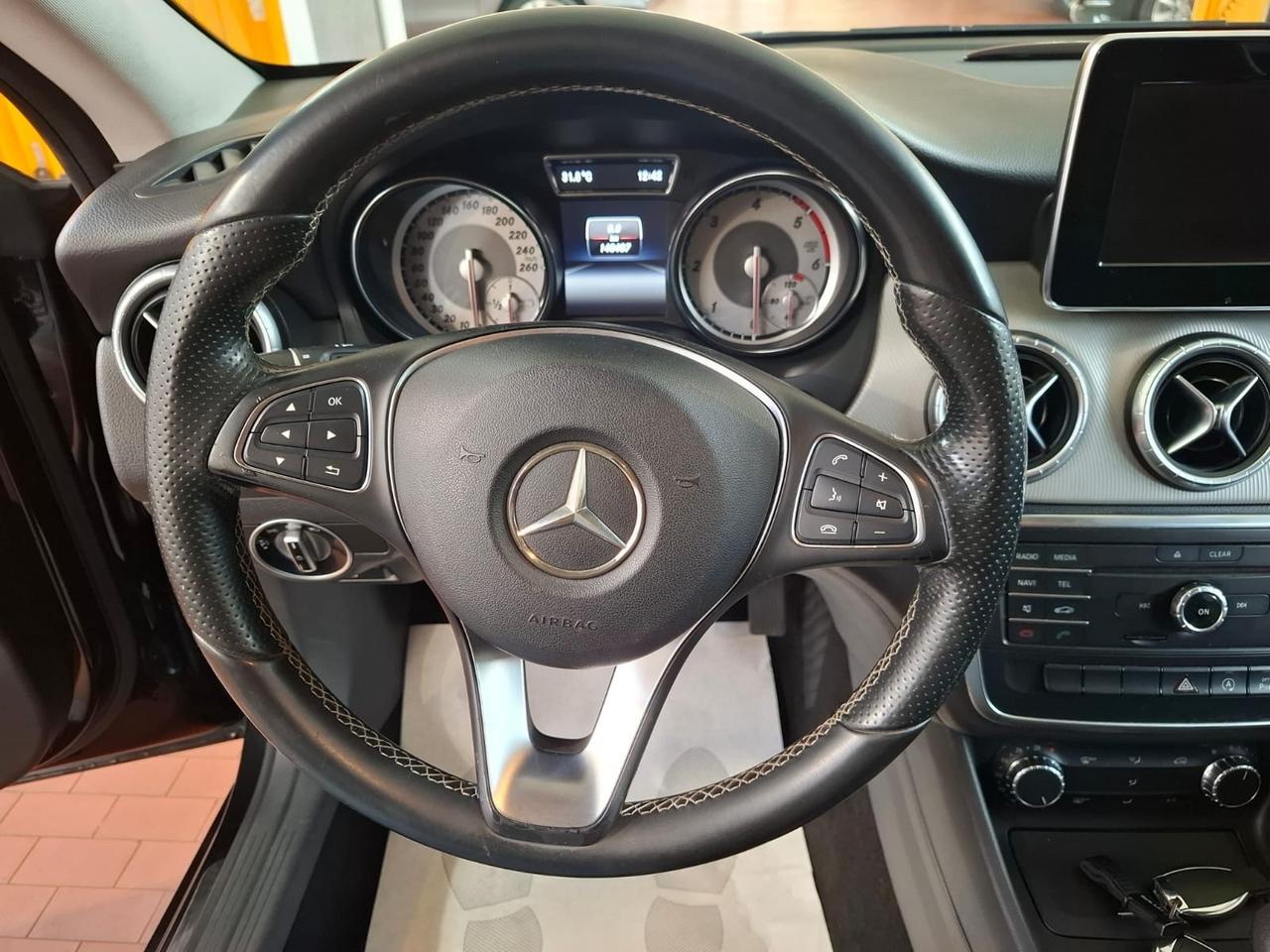 Mercedes-benz CLA 200 d S.W. Premium full optional