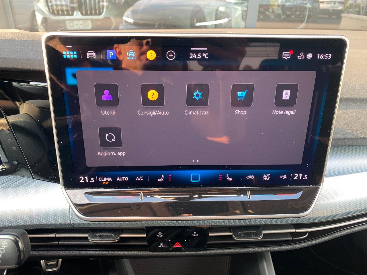 Volkswagen Golf 1.5 TSI 116 CV LIFE GOAL, WINTER PACK, FARI LED, CARPLAY, LUCI AMBIENTE