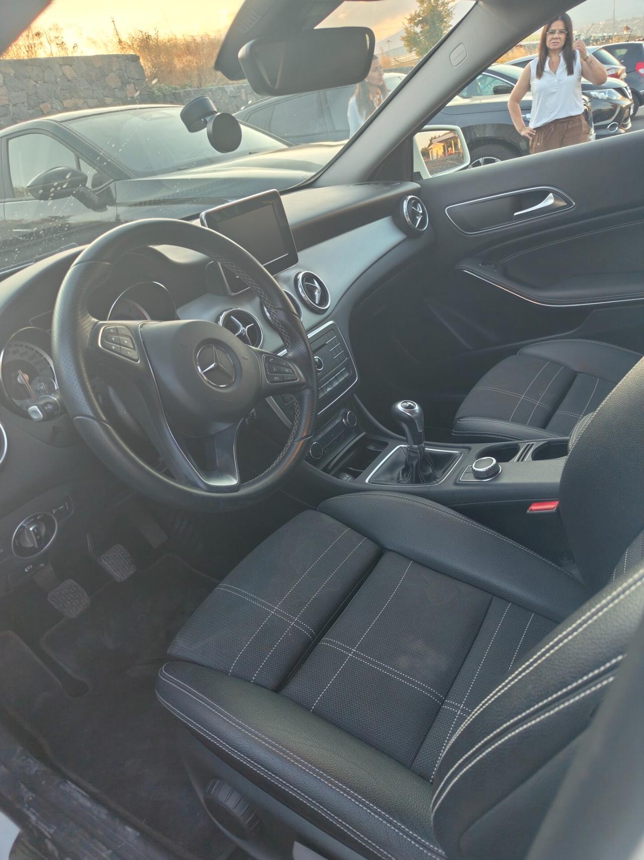 Mercedes-benz GLA 180 d Business