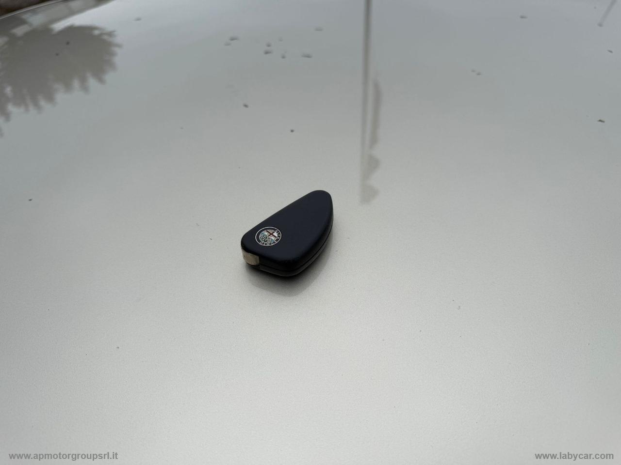 ALFA ROMEO 147 1.6 TS 105CV 5p. Distinctive