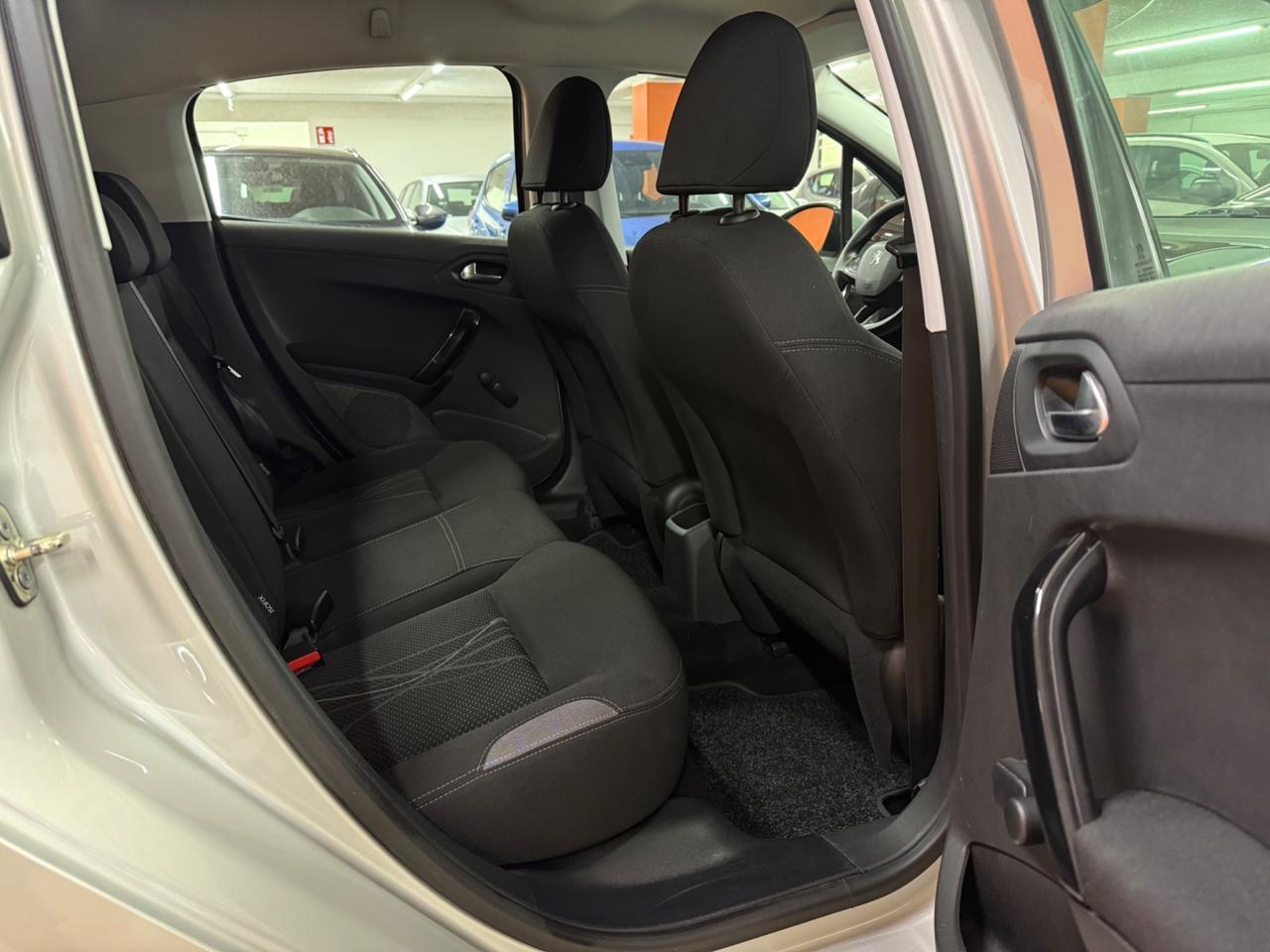 Peugeot 208 1.4 HDi 68 CV 5 porte Active