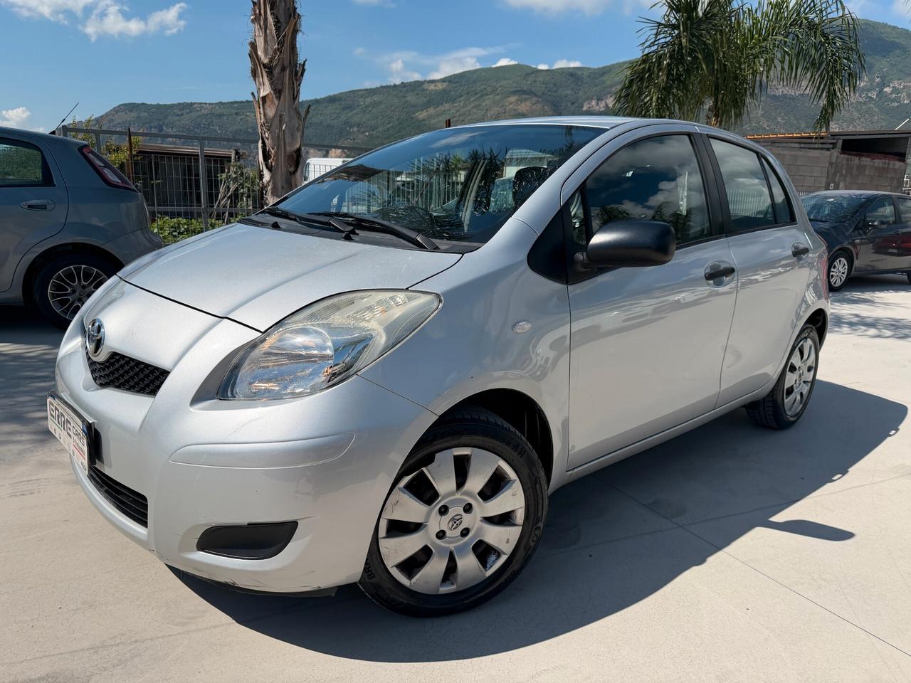 TOYOTA YARIS ANNO 2010 1.0 BENZINA 69 CV