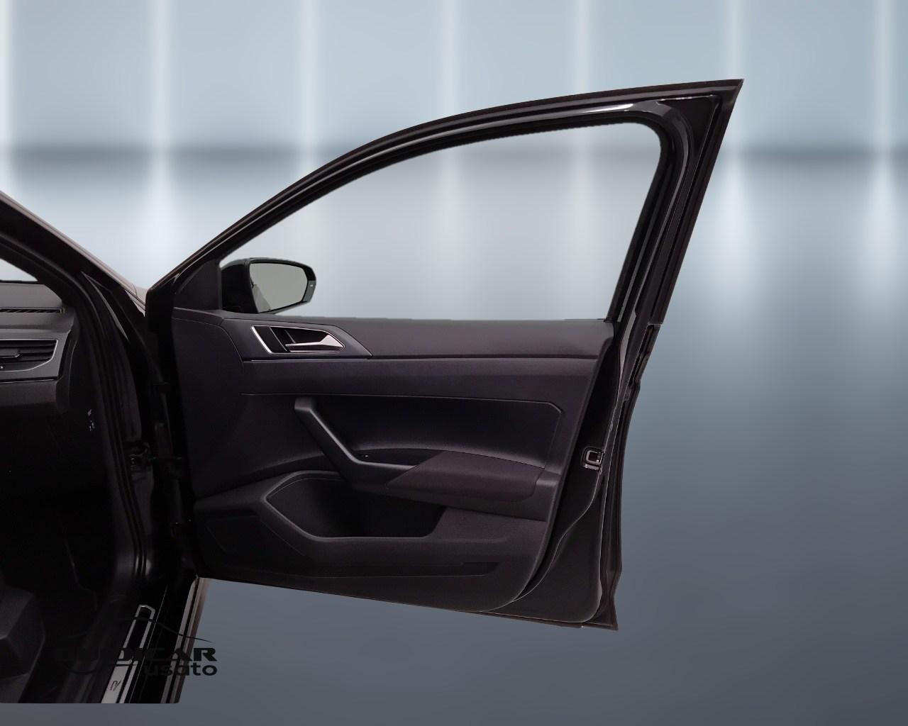 VOLKSWAGEN Polo VI 2022 - Polo 1.0 tsi R-Line 95cv
