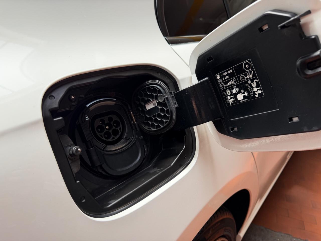 Mercedes-benz A 250e PLUG-IN Sport