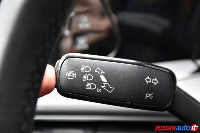 VOLKSWAGEN Golf Variant 2.0 TDI 116 CV STYLE + R17 VENTURA + REARVIEW