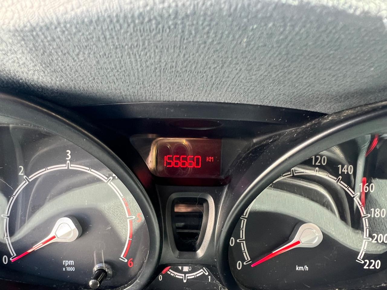 Ford Fiesta 1.6 TDCi 90CV 5 porte DPF Titanium