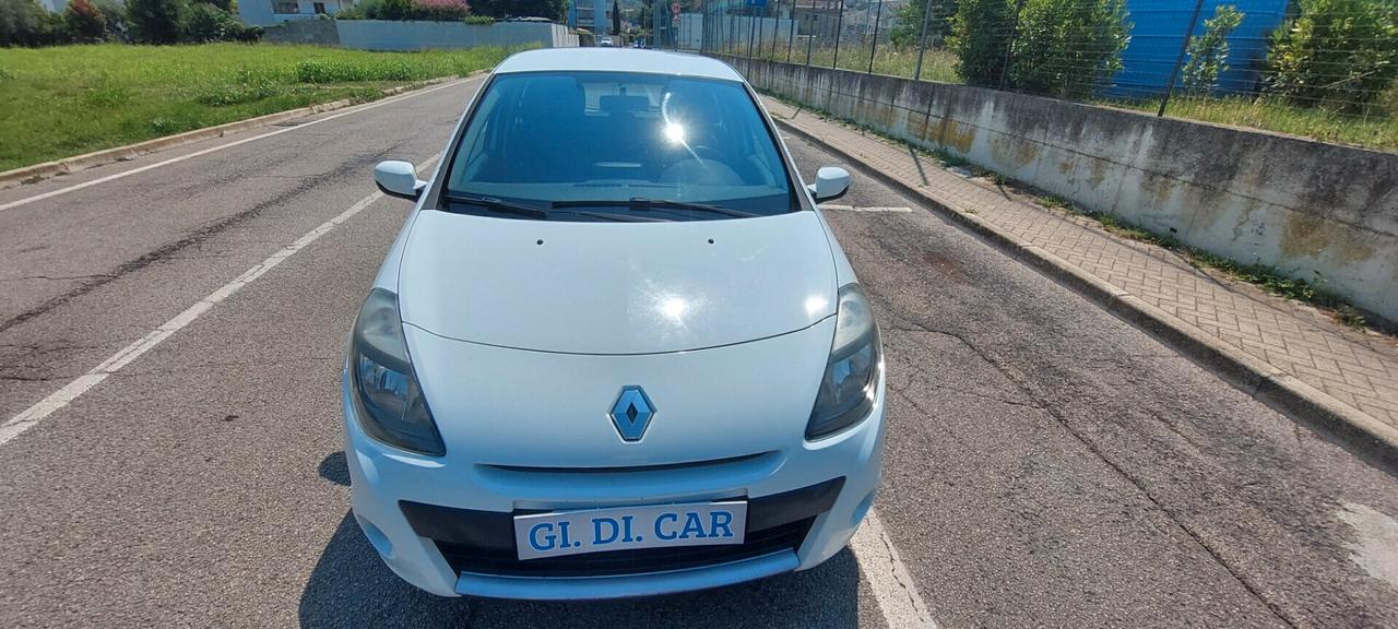 CLIO 1,2 GPL DI SERIE SCADENZA 2032,NAVIGATORE TELEFONO OK DISTRIBUZIONE IMPECCABILE