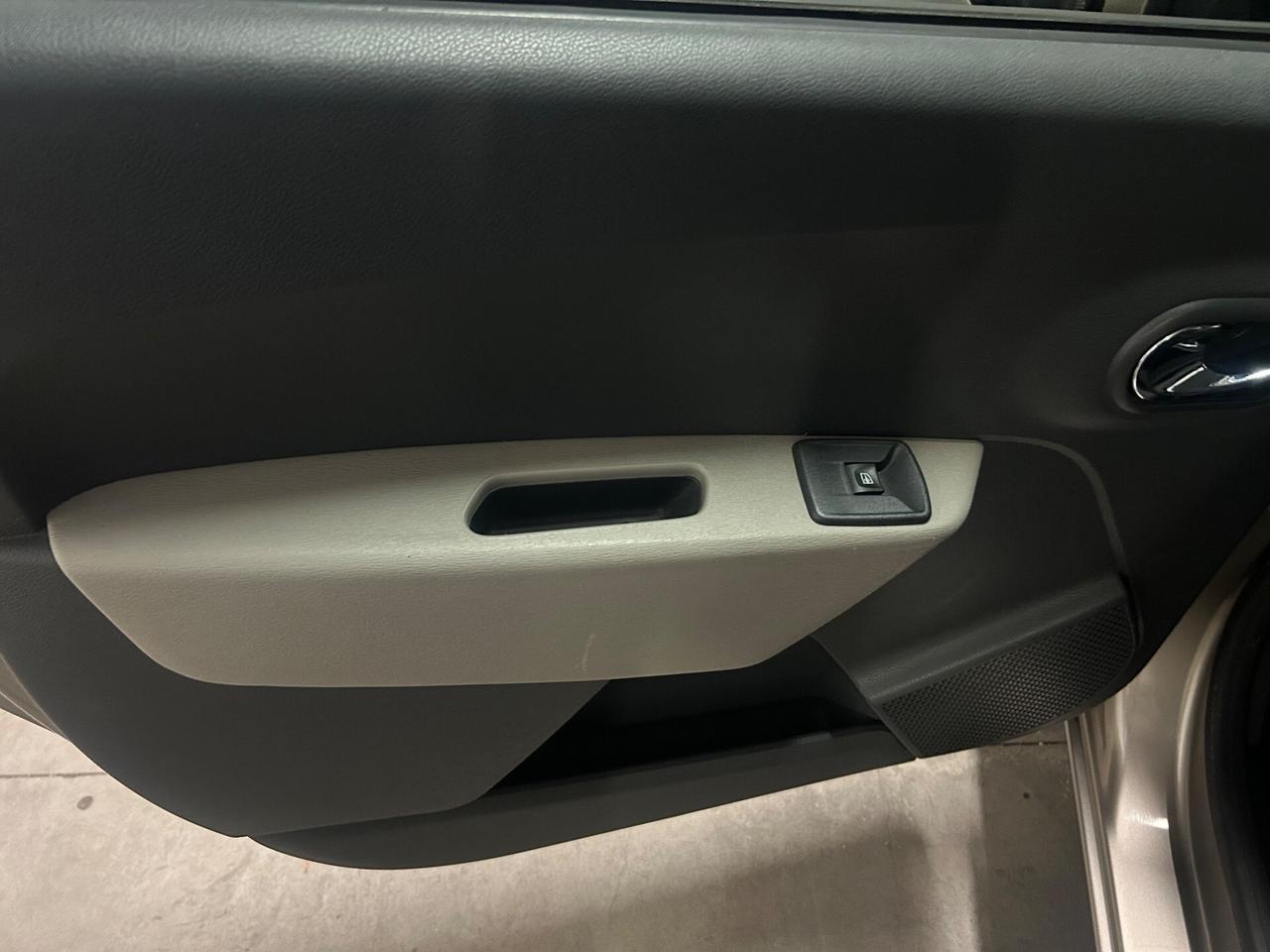 Dacia Lodgy 1.6 8V 85CV 5 posti Lauréate