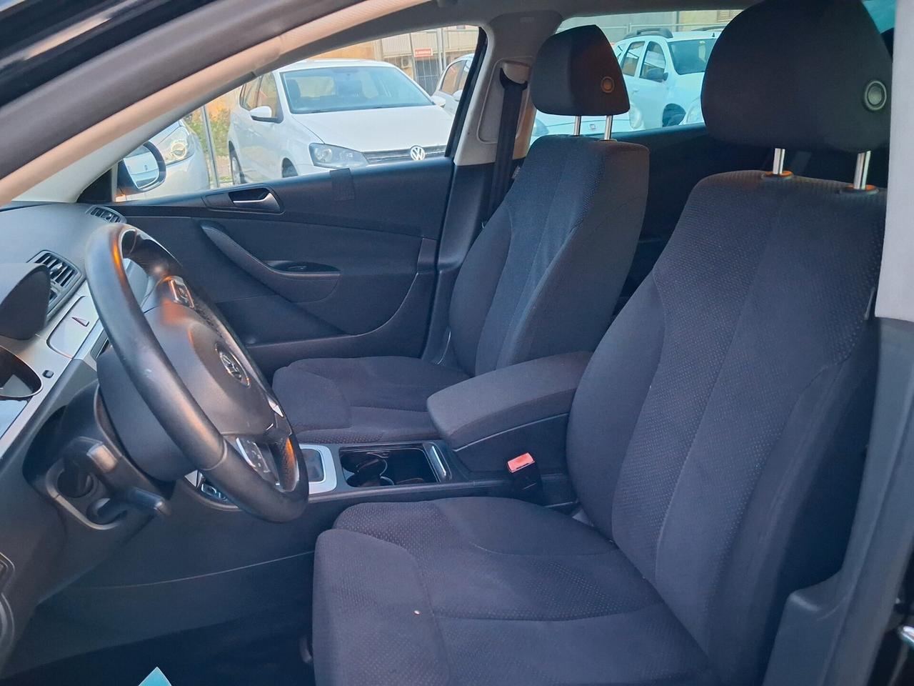 Volkswagen Passat 1.6 TDI DPF Var Comf. BM Tech.