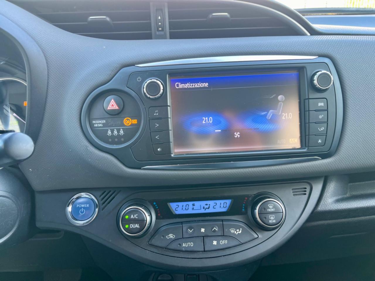 Toyota Yaris 1.5hybrid 74kw 2016 146.000km perfetta