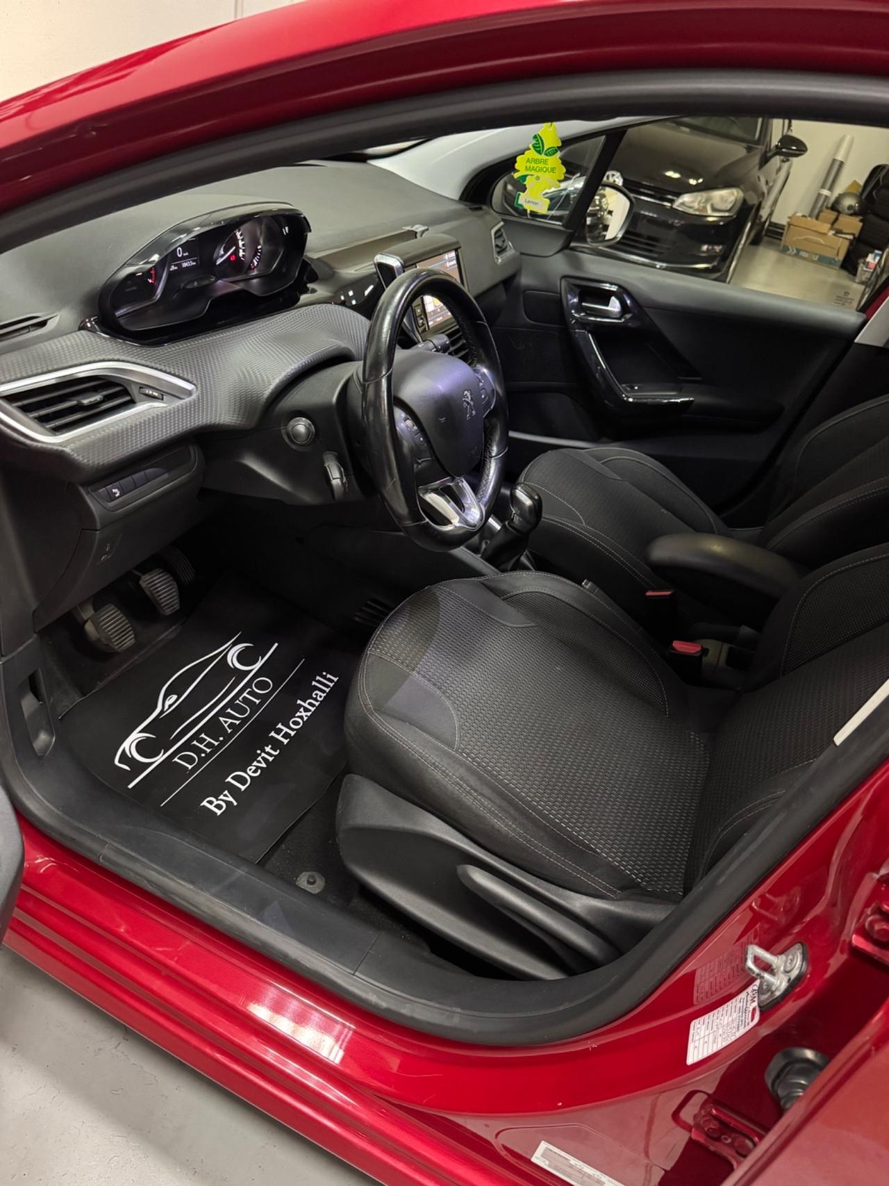 Peugeot 208 PureTech 82 5 porte Allure
