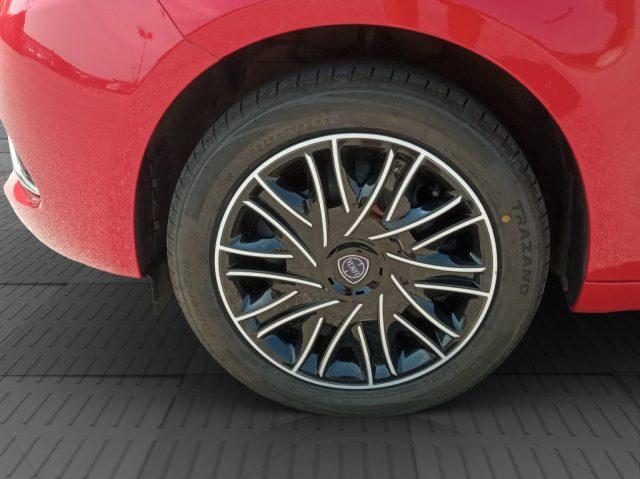 LANCIA Ypsilon Ypsilon 1.2 69 CV 5 porte Silver