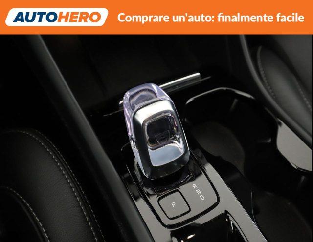 VOLVO XC40 B4 AWD automatico Plus Dark