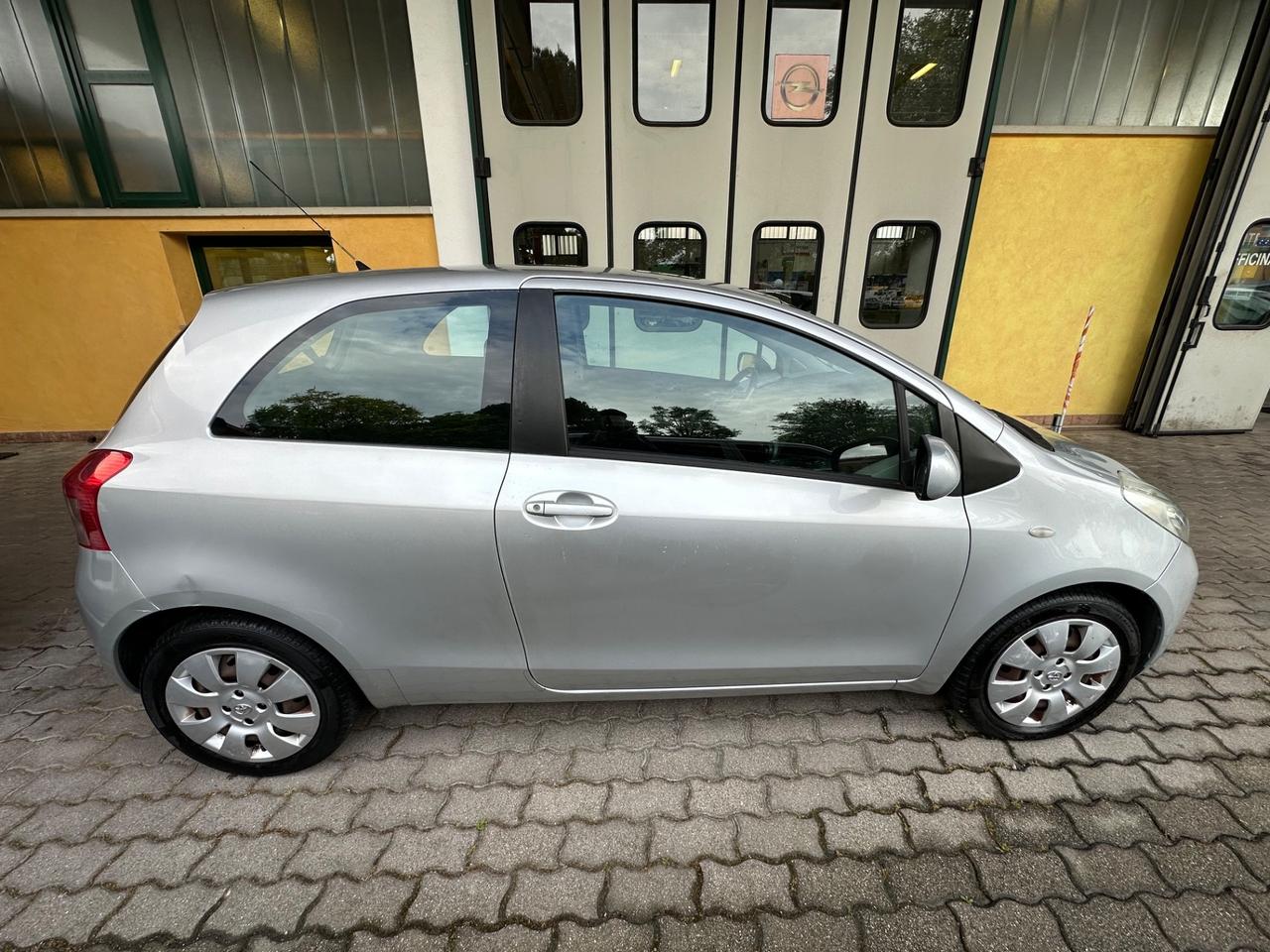 Toyota Yaris 1.3 5 porte Automatico