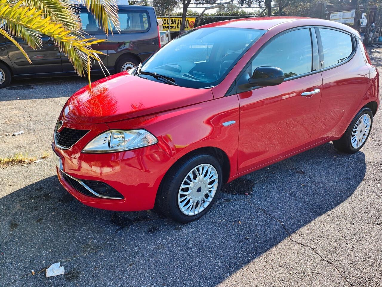 Lancia Ypsilon 1.2 69 CV 5 porte Silver