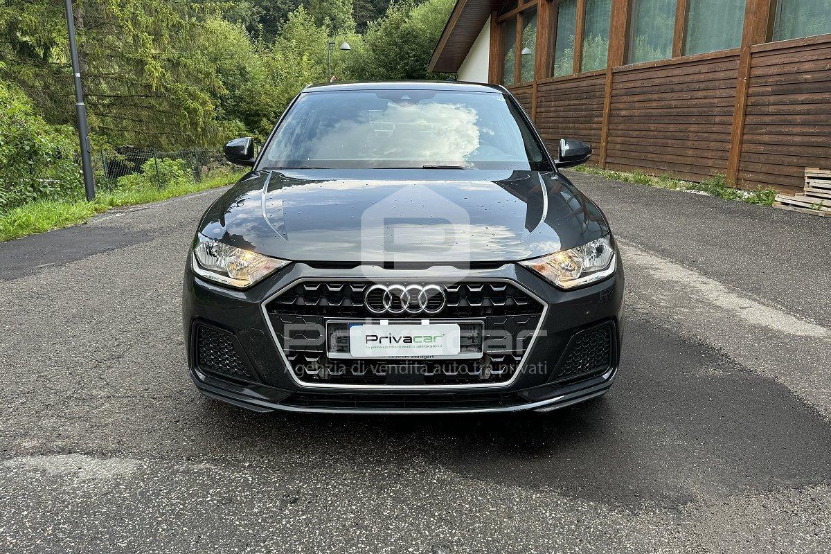 AUDI A1 citycarver 30 TFSI Identity Contrast