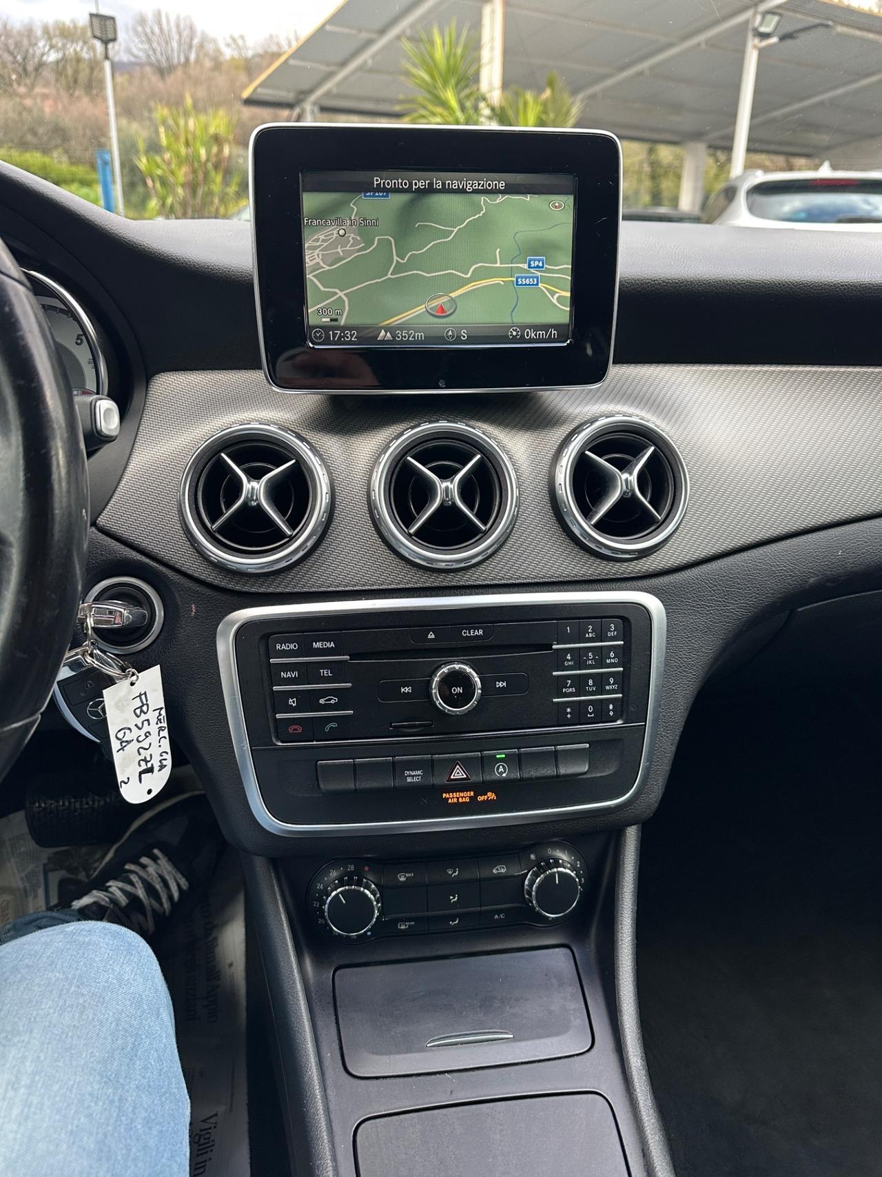 Mercedes-benz GLA 180 d Premium automatico