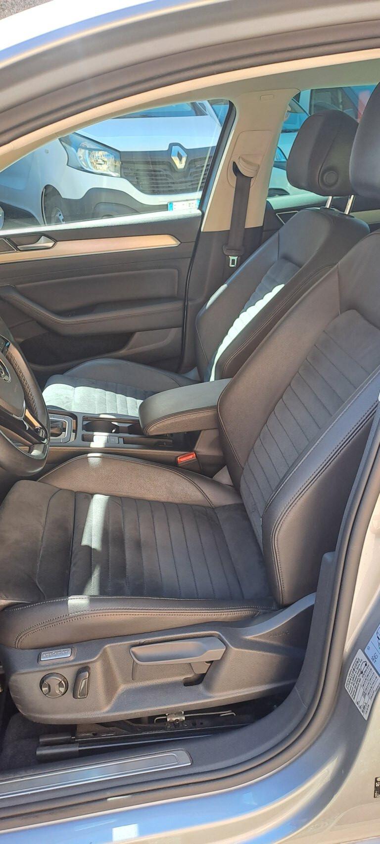 Volkswagen Passat 2.0 TDI DSG Highline BlueMotion Technology-KIT DISTRIBUZIONE GIA' ESSEGUITO!