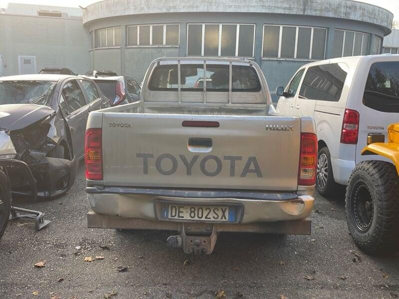 Toyota Hilux Hilux 2.5 D-4D 4WD 2p. Extra Cab DLX PER COMMERCIANTI