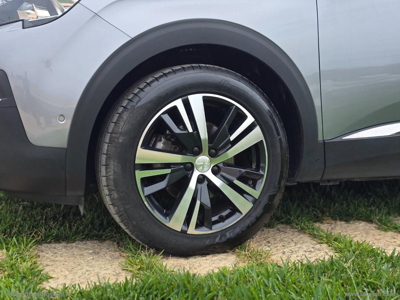 PEUGEOT 5008 BlueHDi 130 S&S EAT8 Allure