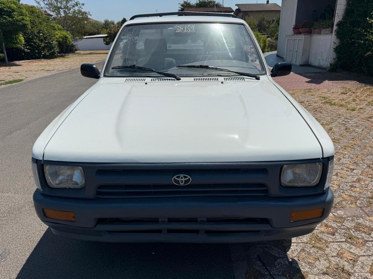 Toyota Hilux 2.4 diesel Pick-up