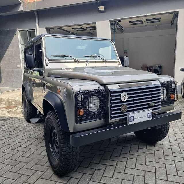 Land Rover Defender 90 2.2 PUMA TD4- LIFE&STYLE