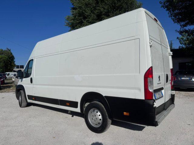 PEUGEOT Boxer 330 2.2 BlueHDi 140 S&S PC-TM Furgone