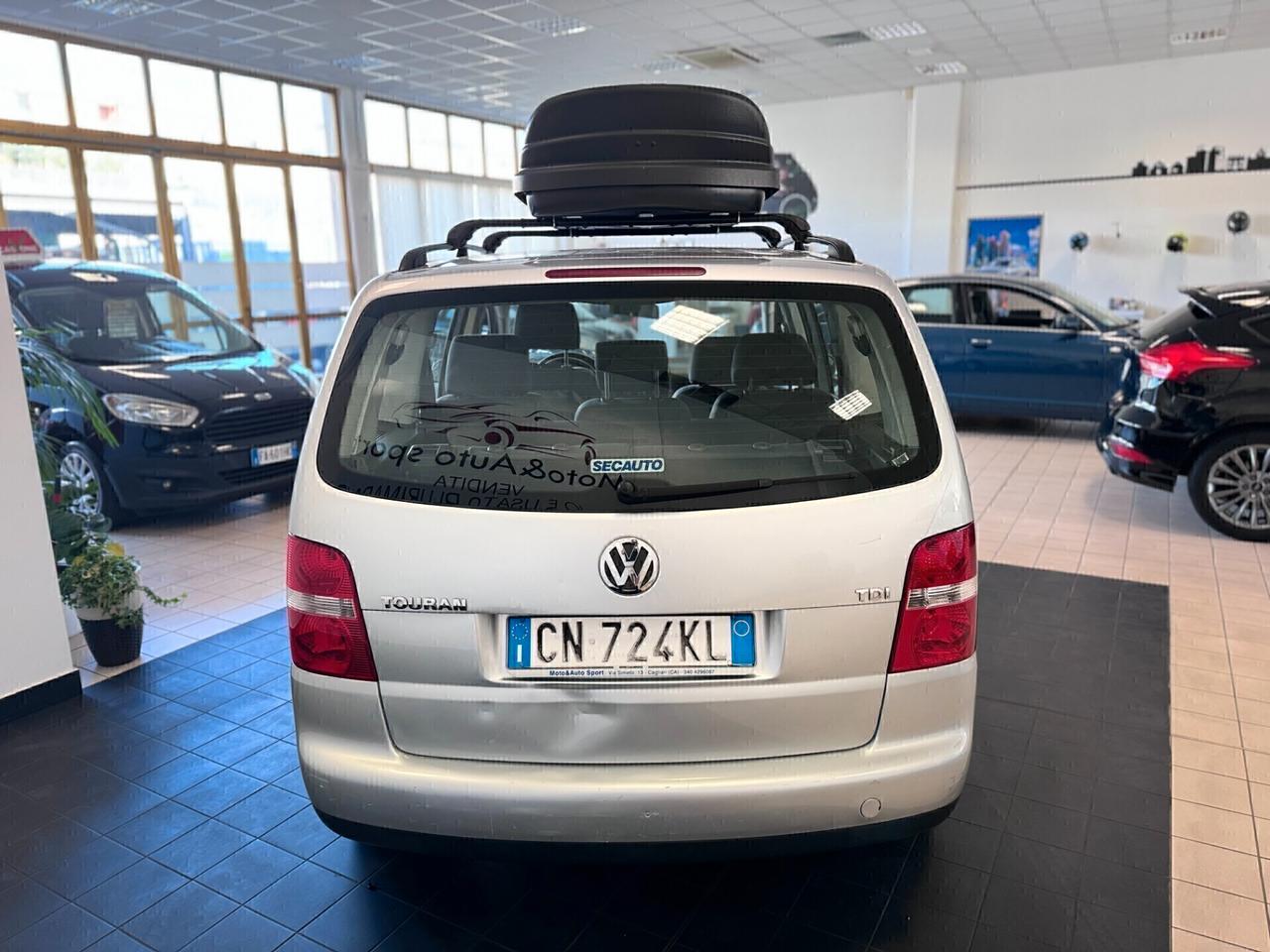 Volkswagen Touran 2.0 16V TDI DSG Highline 7 POSTI