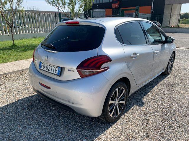 PEUGEOT 208 PureTech 82 5 porte Allure