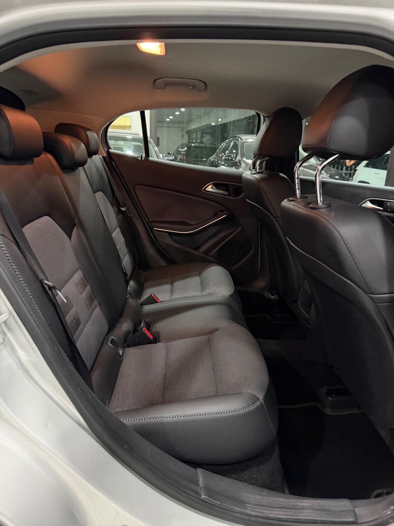 Mercedes-benz GLA 180 d Automatic Business