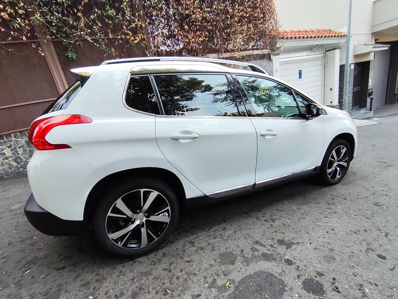 Peugeot 2008 BlueHDi Allure 2016