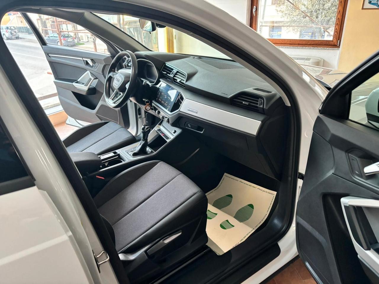 Audi Q3 40 TDI quattro S tronic Business Advanced