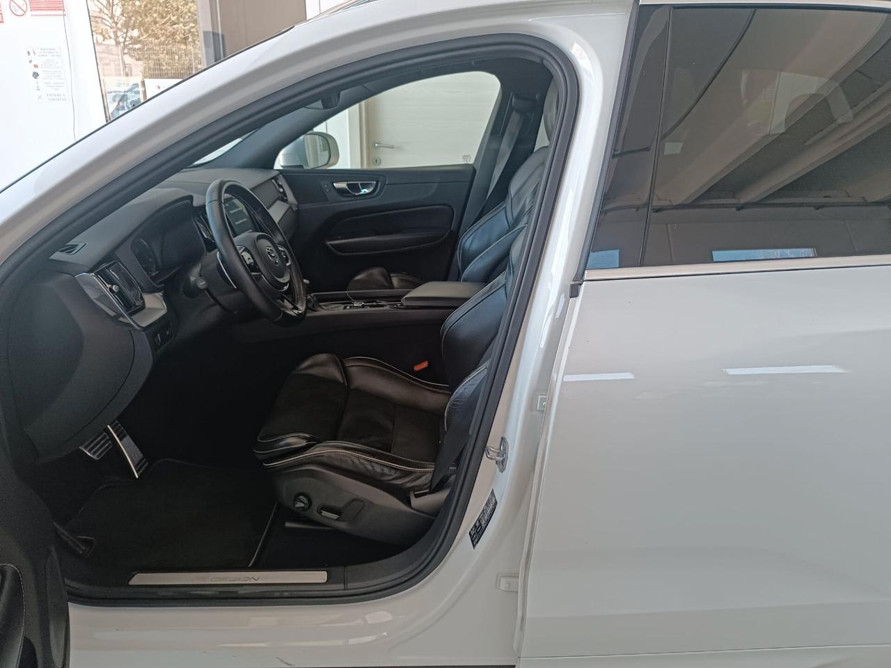 Volvo XC 60 XC60 D4 AWD Geartronic R-design