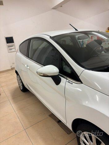 Ford fiesta 1.4 gpl titanium