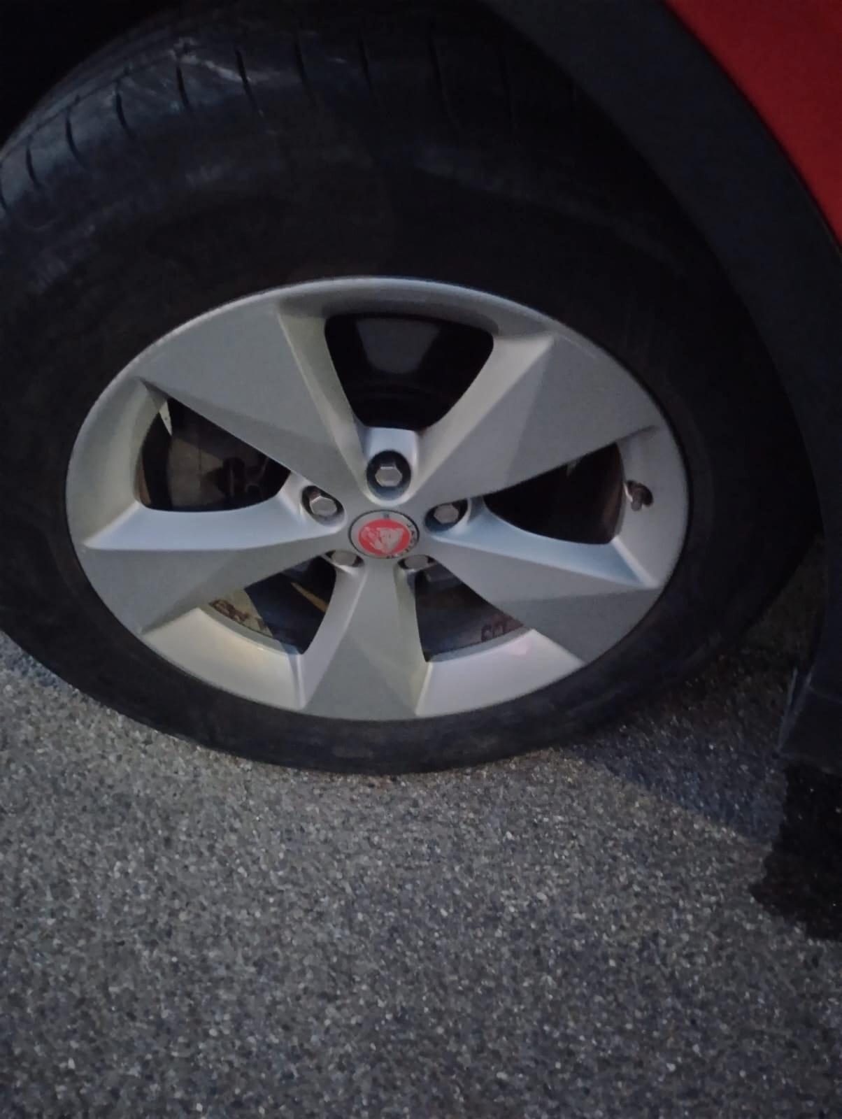 Jaguar E-Pace 2.0D 150 CV AWD aut. R-Dynamic HSE